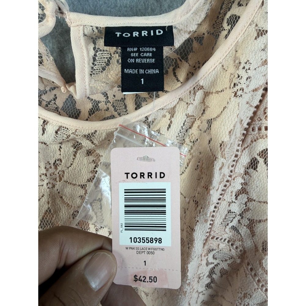 Torrid Blouse Womens 1X (Torrid 1) Plus Pink Scoop Neck Short Sleeve Floral - Picture 2 of 10